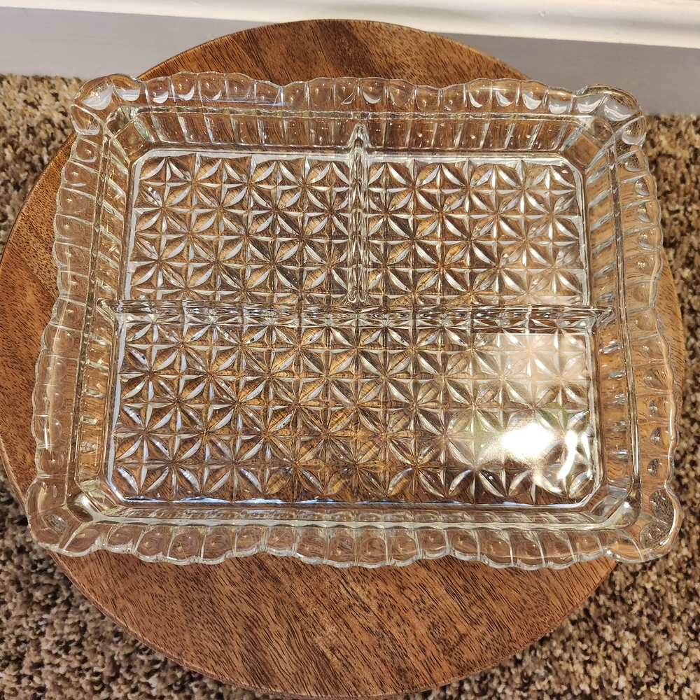 Pressed Glass Divided Vanity Tray OR Relish Dish With Scalloped Edge - Picture 3 of 8